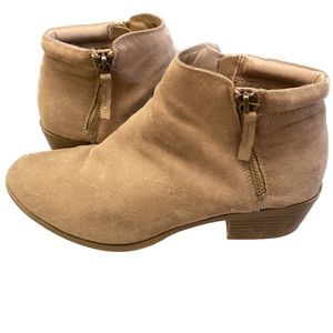 Fall brown/tan women’s suede ankle boot